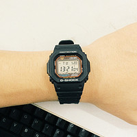 我去年买了个表：CASIO 卡西欧 G-Shock GWM5610-1 男款电波表