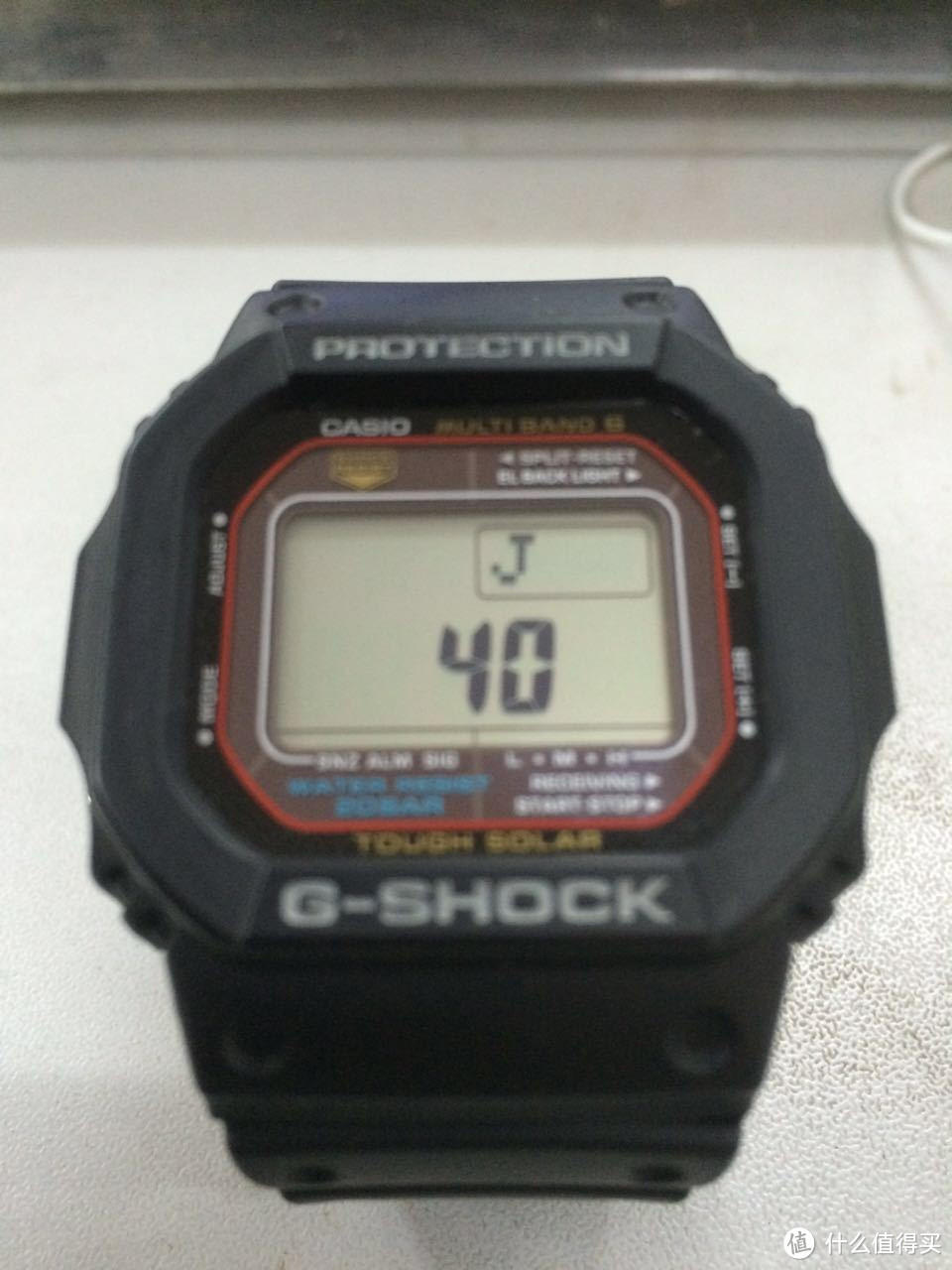 我去年买了个表：CASIO 卡西欧 G-Shock GWM5610-1 男款电波表