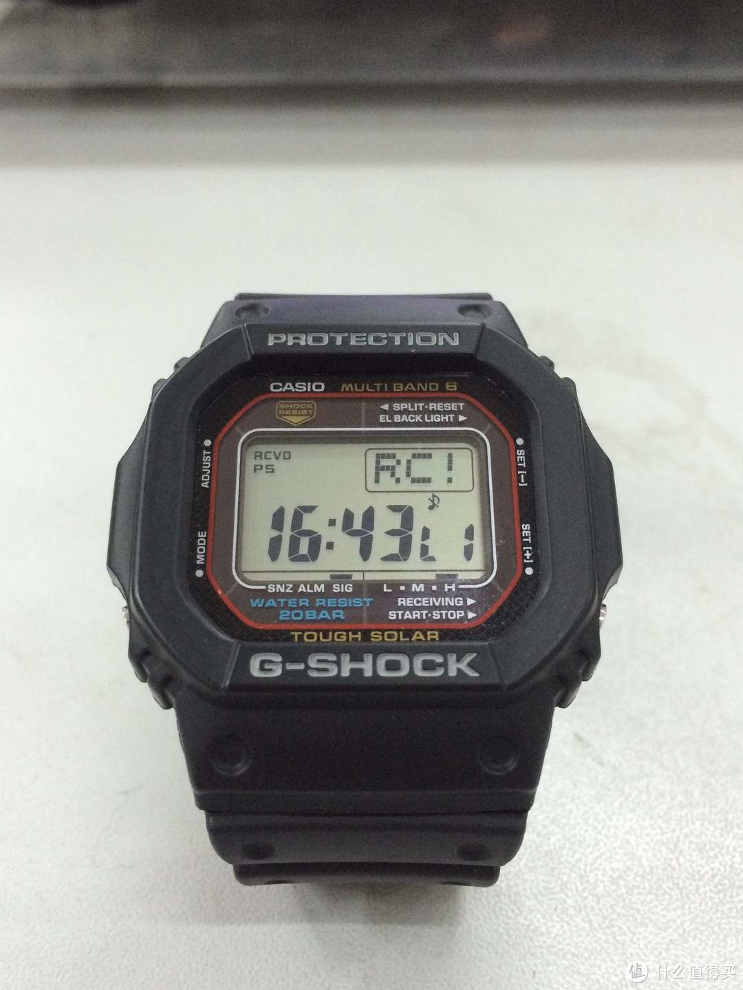 我去年买了个表：CASIO 卡西欧 G-Shock GWM5610-1 男款电波表