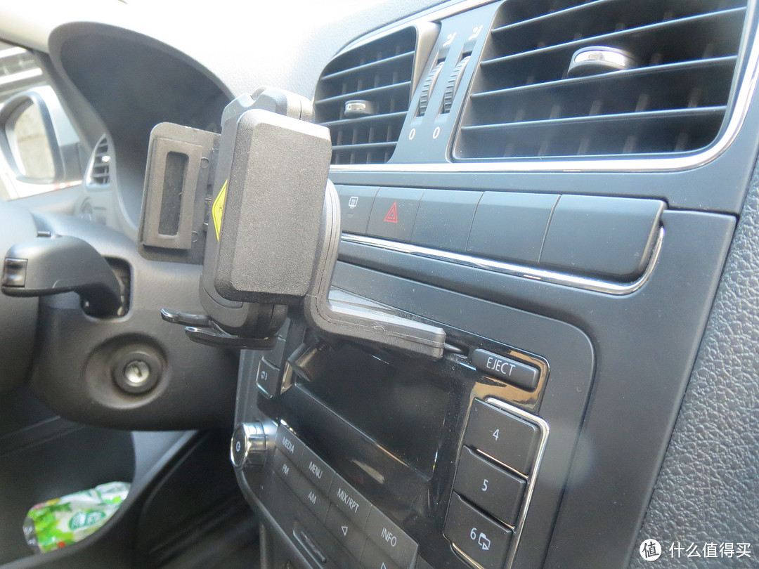 “史上最佳”车载手机支架：Mountek nGroove Universal CD Slot Mount