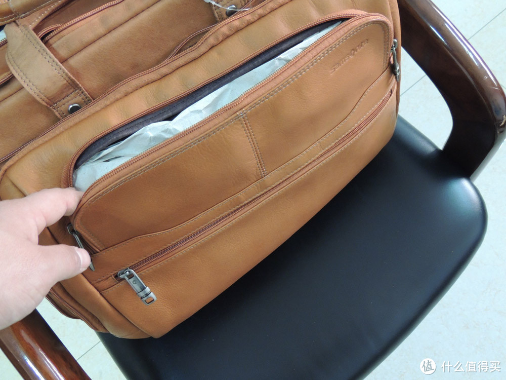 Samsonite 新秀丽 colombian leather toploader公文包 — 容量确实大，可悲催的买错了颜色