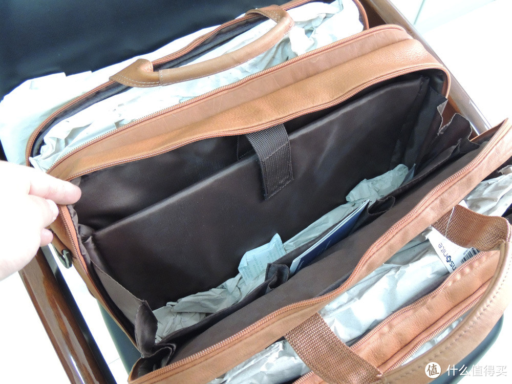 Samsonite 新秀丽 colombian leather toploader公文包 — 容量确实大，可悲催的买错了颜色