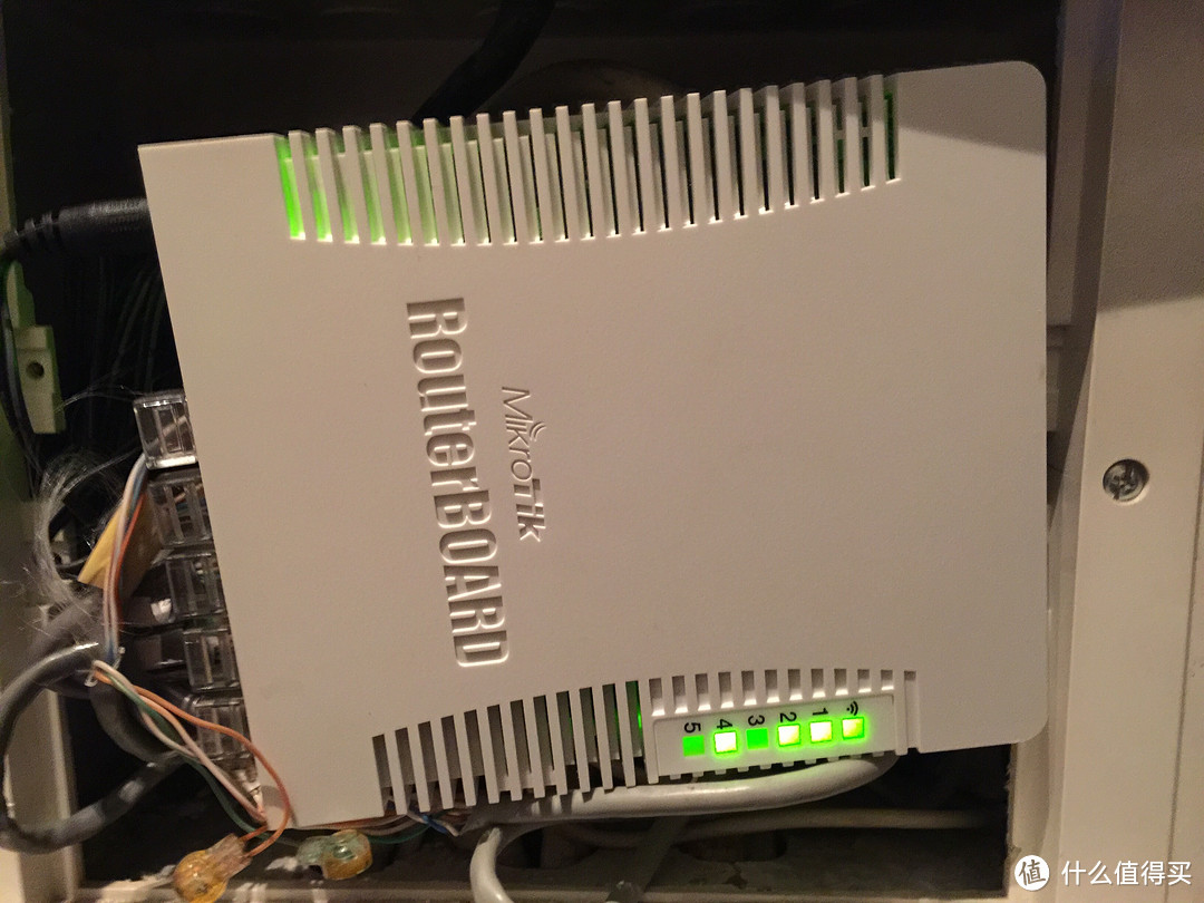 小众路由器：Mikrotik RB951Ui-2HnD ROS