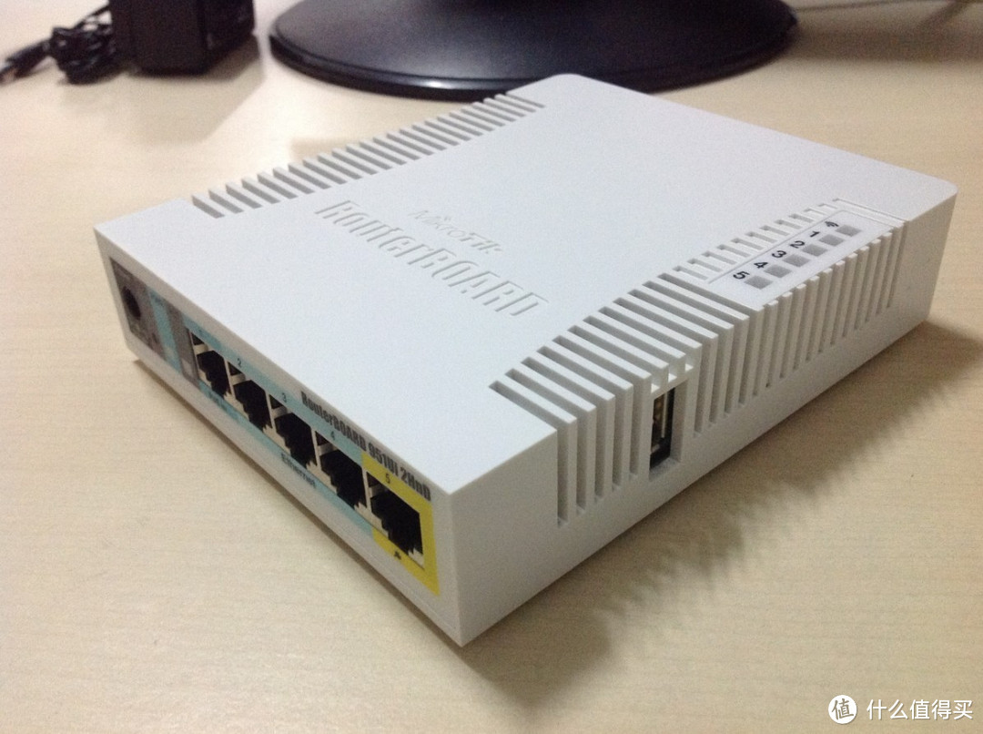 小众路由器：Mikrotik RB951Ui-2HnD ROS