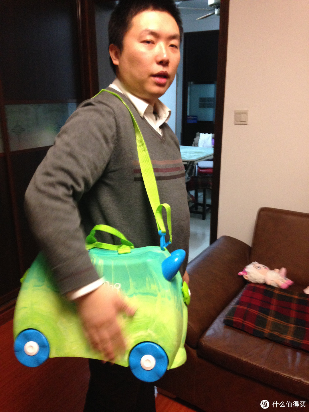 亚马逊海外购入手Trunki 可骑乘儿童行李箱