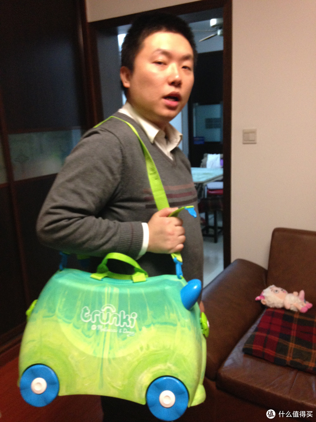 亚马逊海外购入手Trunki 可骑乘儿童行李箱