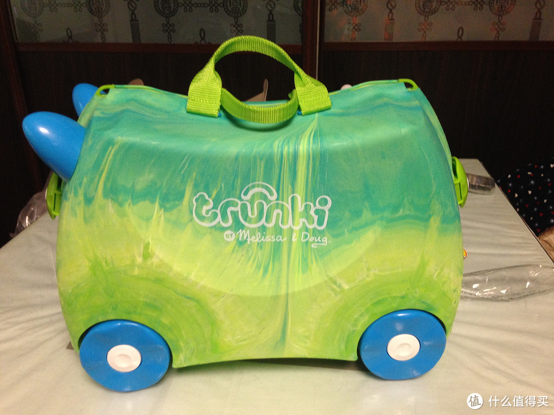 亚马逊海外购入手Trunki 可骑乘儿童行李箱