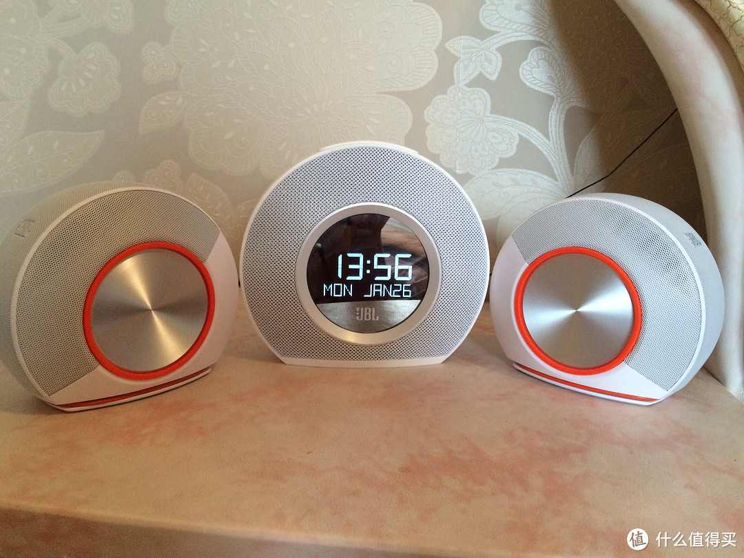 JBL Pebbles 音乐扬声器