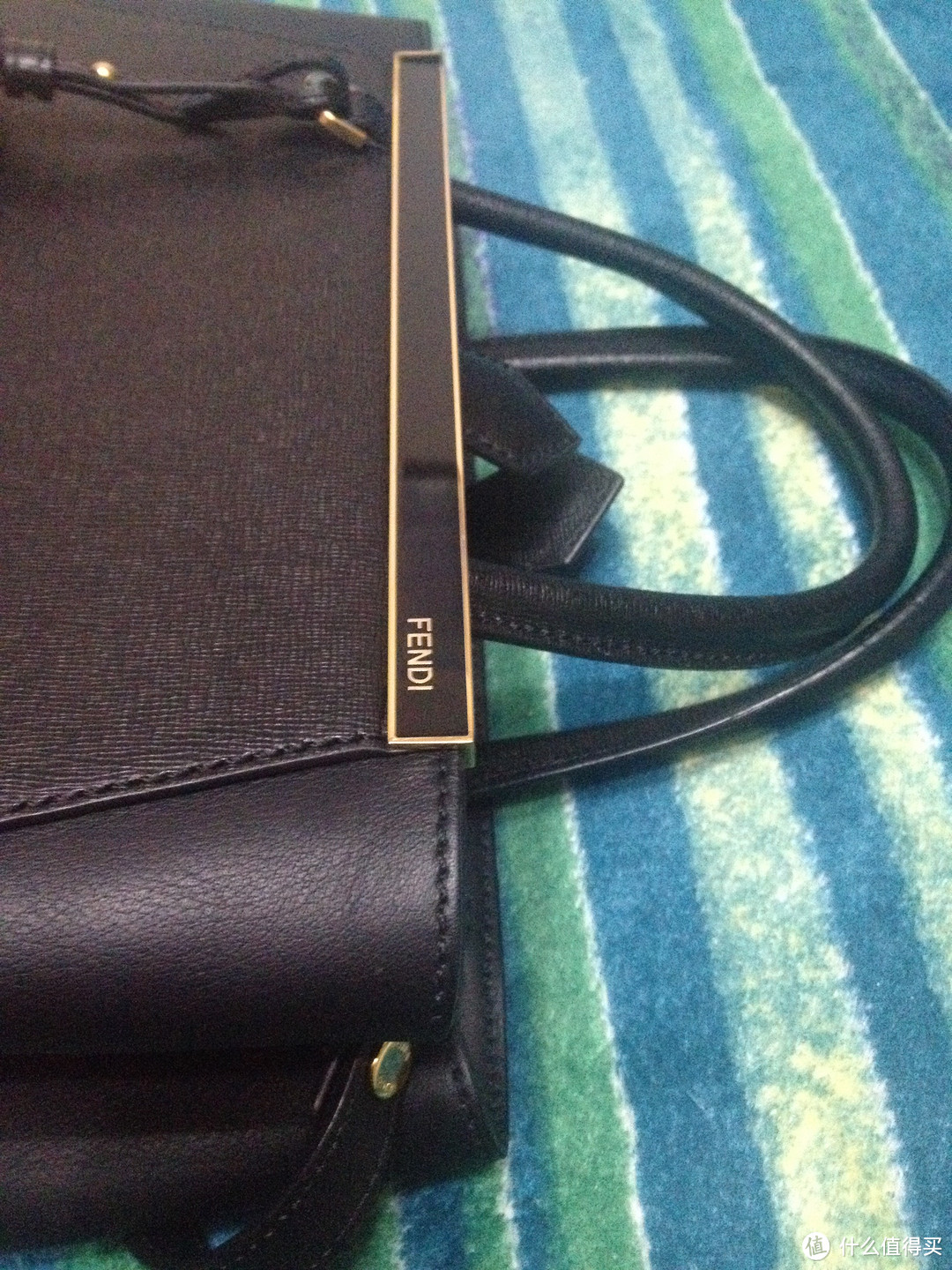 Fendi 之 2Jours Petite Saffiano Tote