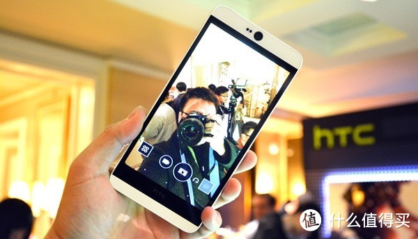 配备UltraPixel高感光摄像头：HTC 公布 Desire 826 售价