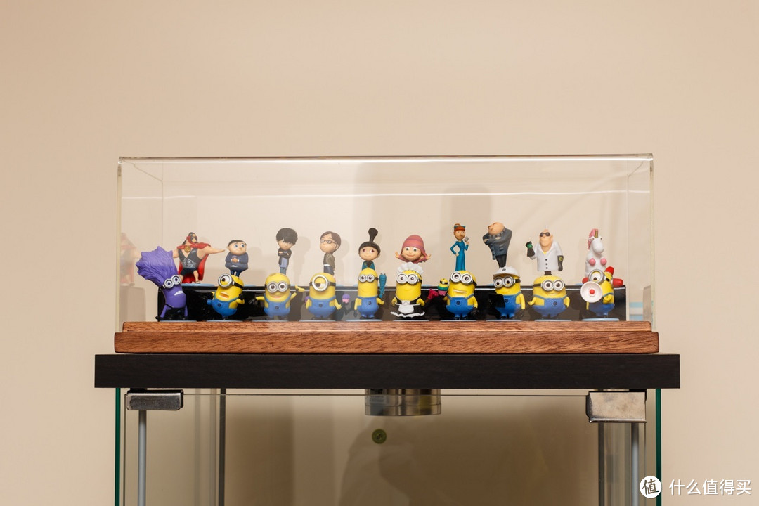 童心未泯：小黄人套装(Despicable Me 20 Piece Minion Figures Set ) + 定制收纳地台