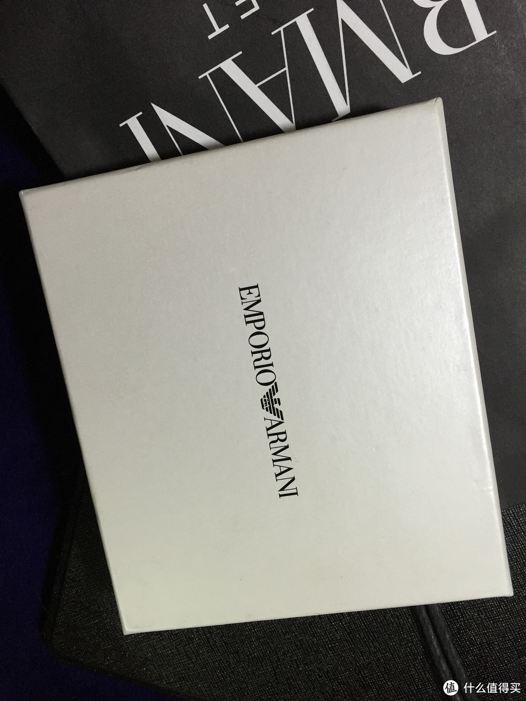 【2015情人节特辑】 做彼此的沟通者、崇拜者、支持者：EMPORIO ARMANI 阿玛尼 男士钱包