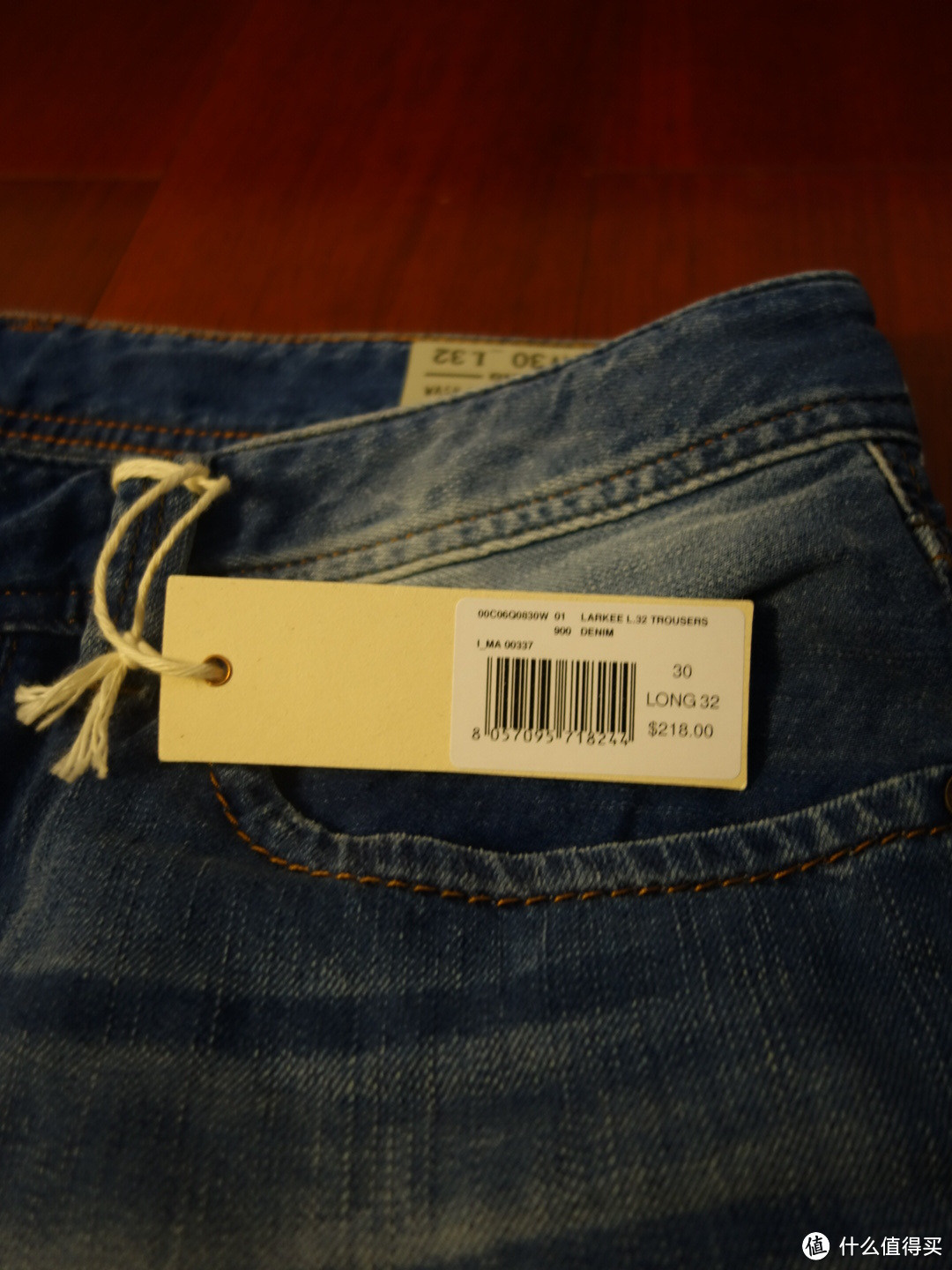 第一条柴油裤：DIESEL Larkee Regular Straight-Leg Jean 0830W 牛仔裤