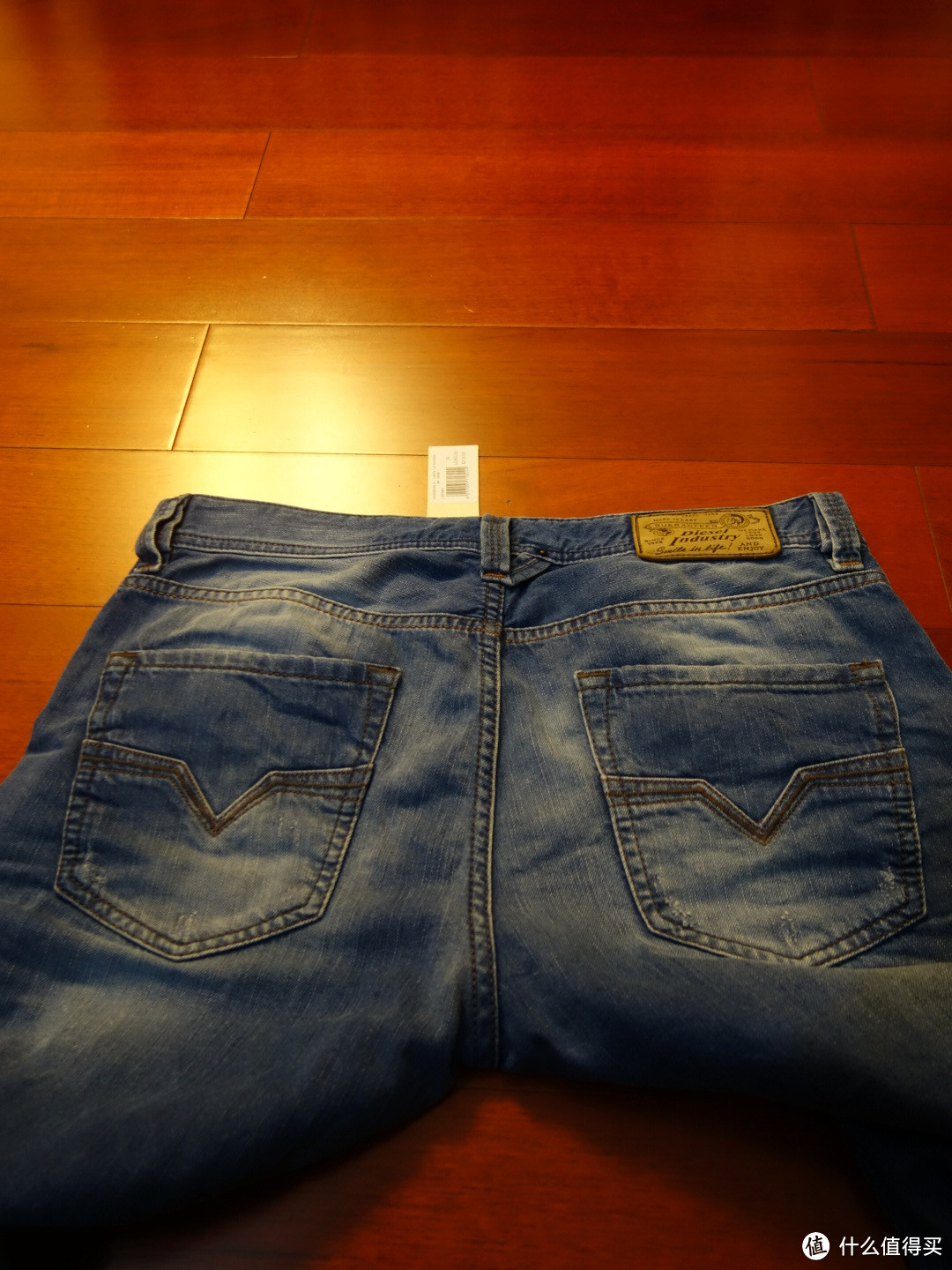 第一条柴油裤：DIESEL Larkee Regular Straight-Leg Jean 0830W 牛仔裤
