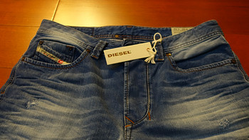 第一条柴油裤：DIESEL Larkee Regular Straight-Leg Jean 0830W 牛仔裤