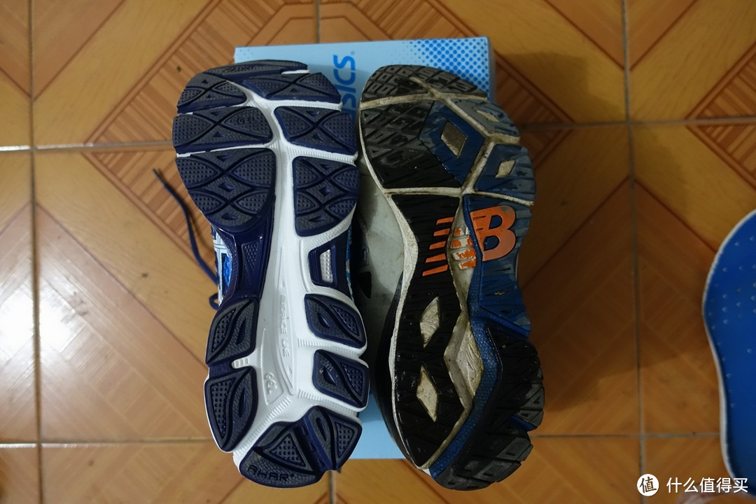 蓝丝带特别版ASICS 亚瑟士 CUMULUS16 次*级缓冲跑鞋