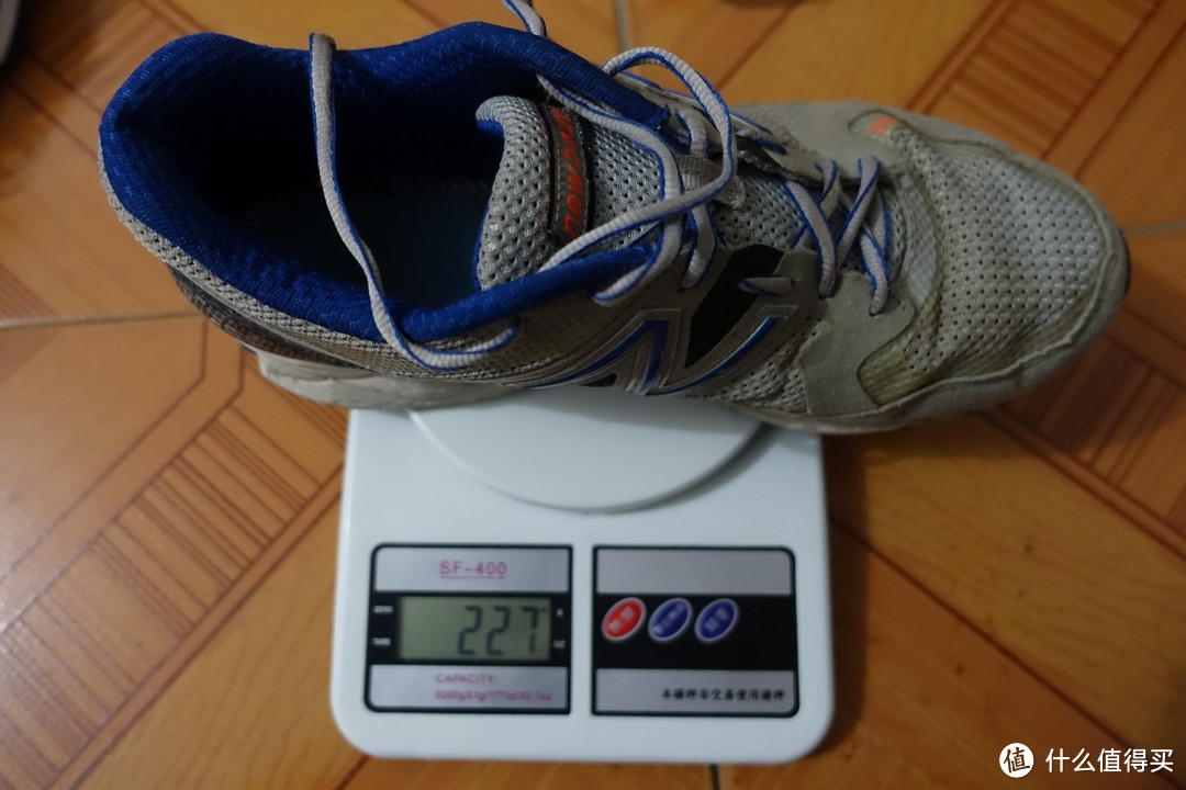 蓝丝带特别版ASICS 亚瑟士 CUMULUS16 次*级缓冲跑鞋