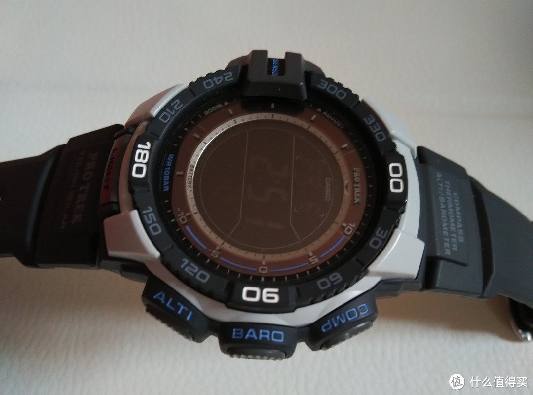 三重感应器：Casio 卡西欧 PRG-270-7CR 男款登山表