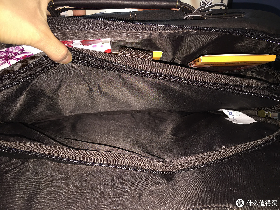 【2015情人节特别征稿】不是浪漫派的礼物：Samsonite 新秀丽 Colombian Leather Flapover Case 男包