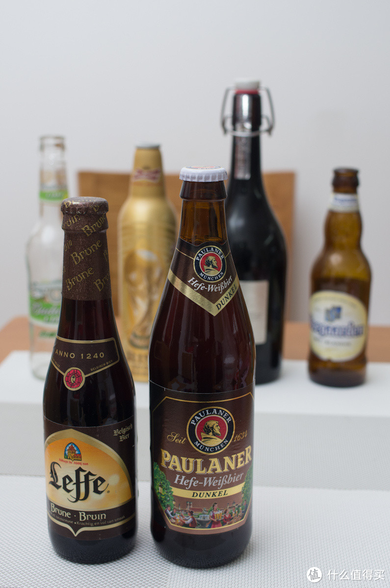 披着黑啤外衣的小麦啤酒： PAULANER 德国柏龙 黑小麦啤酒