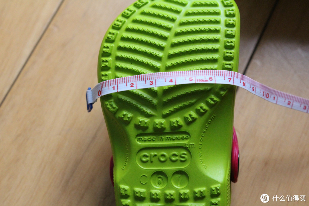 crocs 卡骆驰 Kids Classic 儿童洞洞鞋 和 KYOCERA 京瓷 FK-2PC/WH3 陶瓷刀2件套装