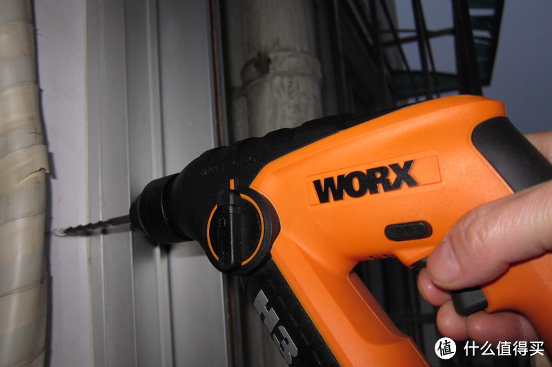 WORX 威克士 12伏轻型充电电锤WX382.7 开箱实物