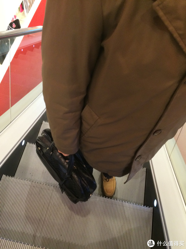 梅青根打折村血拼战果连连晒之一波Armani包