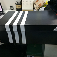 阿迪达斯 Adzero Takumi Idomi跑鞋外观展示(鞋盒|后跟|鞋底|鞋头|鞋身)