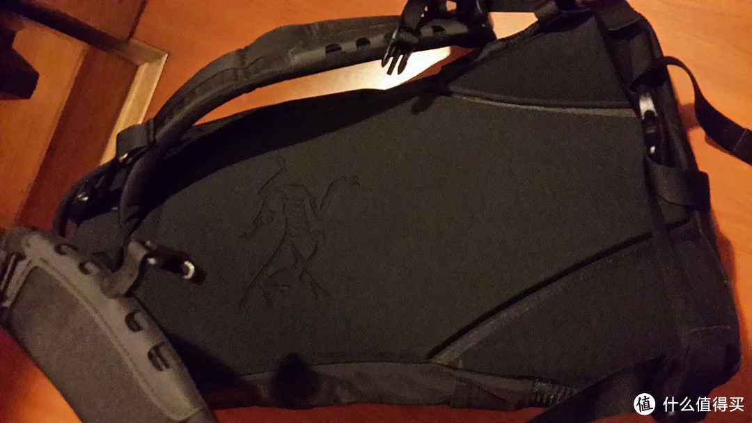 Arc'teryx 始祖鸟 Arro 22 Hicking Pack 户外双肩包