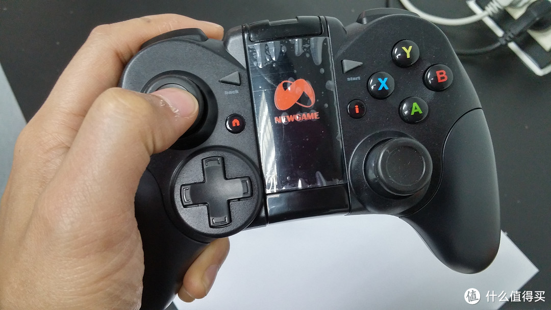 来 战个痛快-NewGamepad N1蓝牙游戏手柄拆机评测