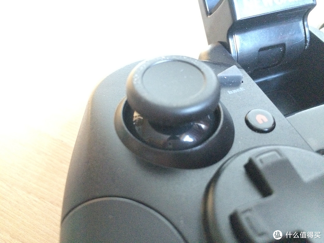 99元的游戏手柄，你值得买——Newgamepad 新游 N1 无线游戏手柄