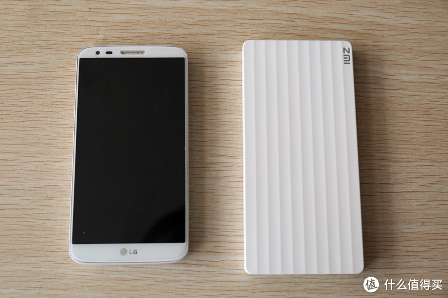 小米的儿子叫紫米:ZMI PB810 聚合物移动电源