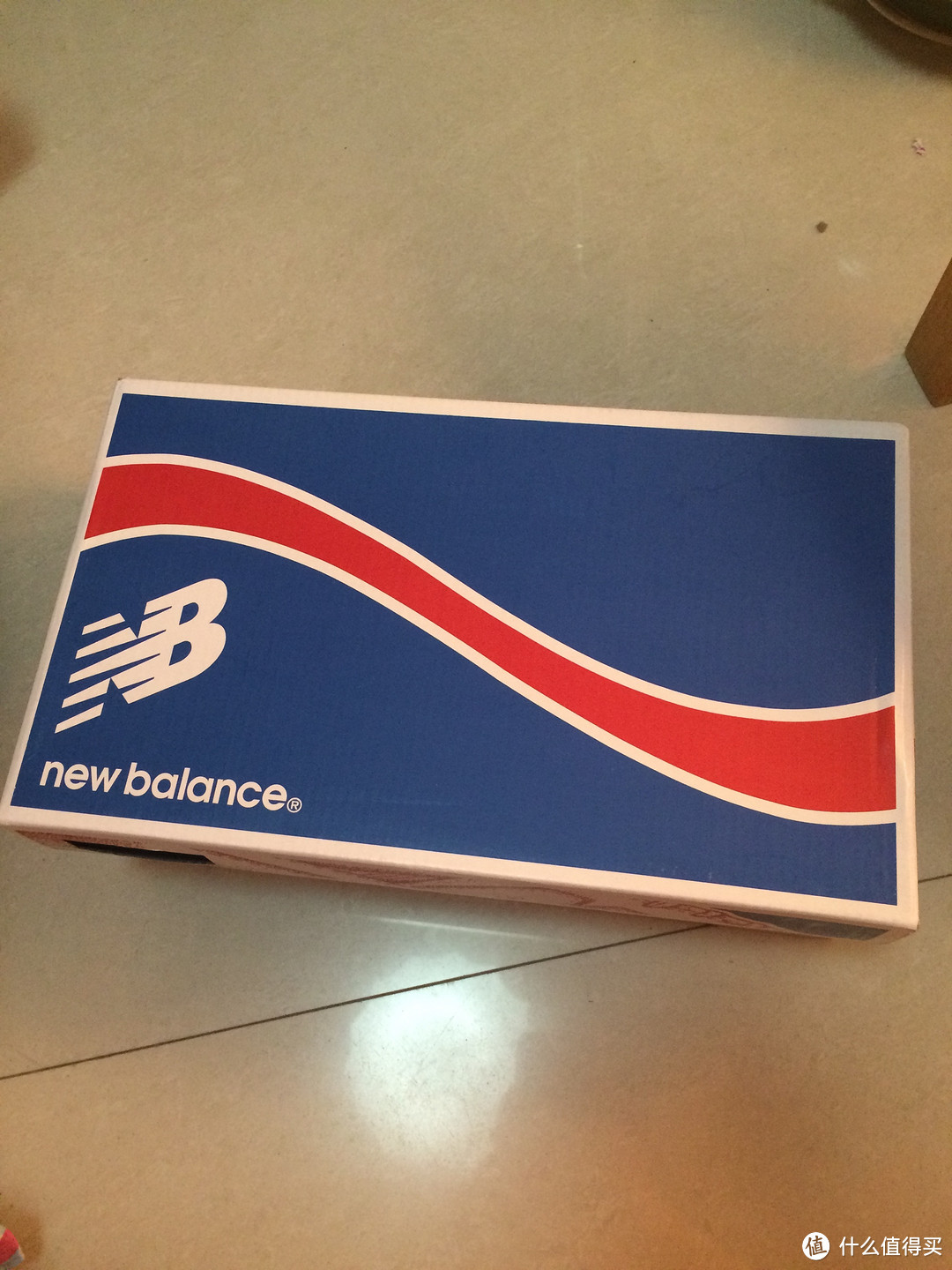 小了不止一两码：实体店刚入手的国产 new balance 新百伦 999 跑鞋