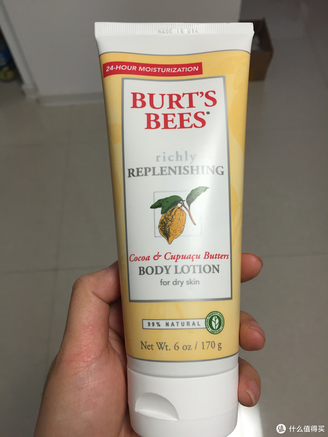简单护肤品：CeraVe 洁面 & Burt's Bee 小蜜蜂 护体乳 & Aveeno 身体乳