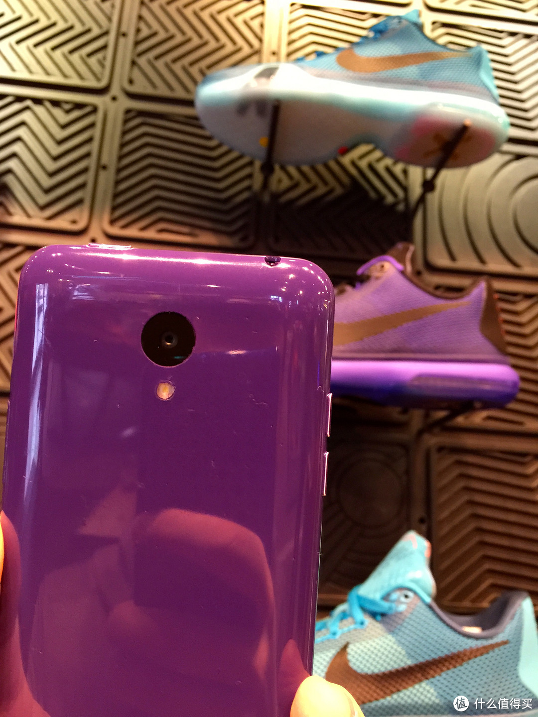 媚纸色的手机：MEIZU 魅族 魅蓝手机 8GB 白色变紫色