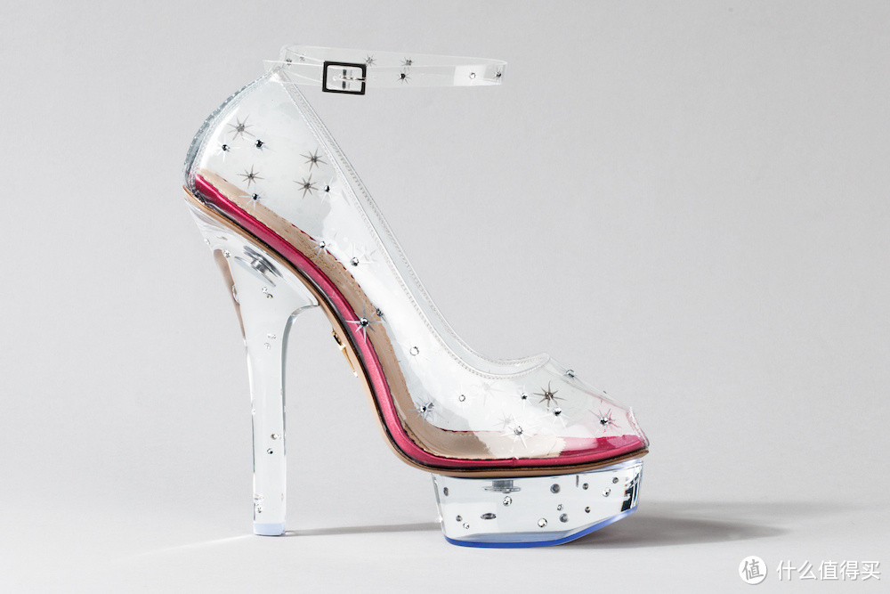 实物更美艳：九大*级设计师打造“灰姑娘”水晶鞋 实物图曝光