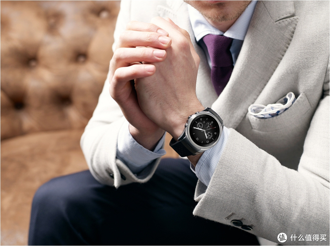 支持LTE网络无需手机:LG 发布 Urbane LTE 智能手表