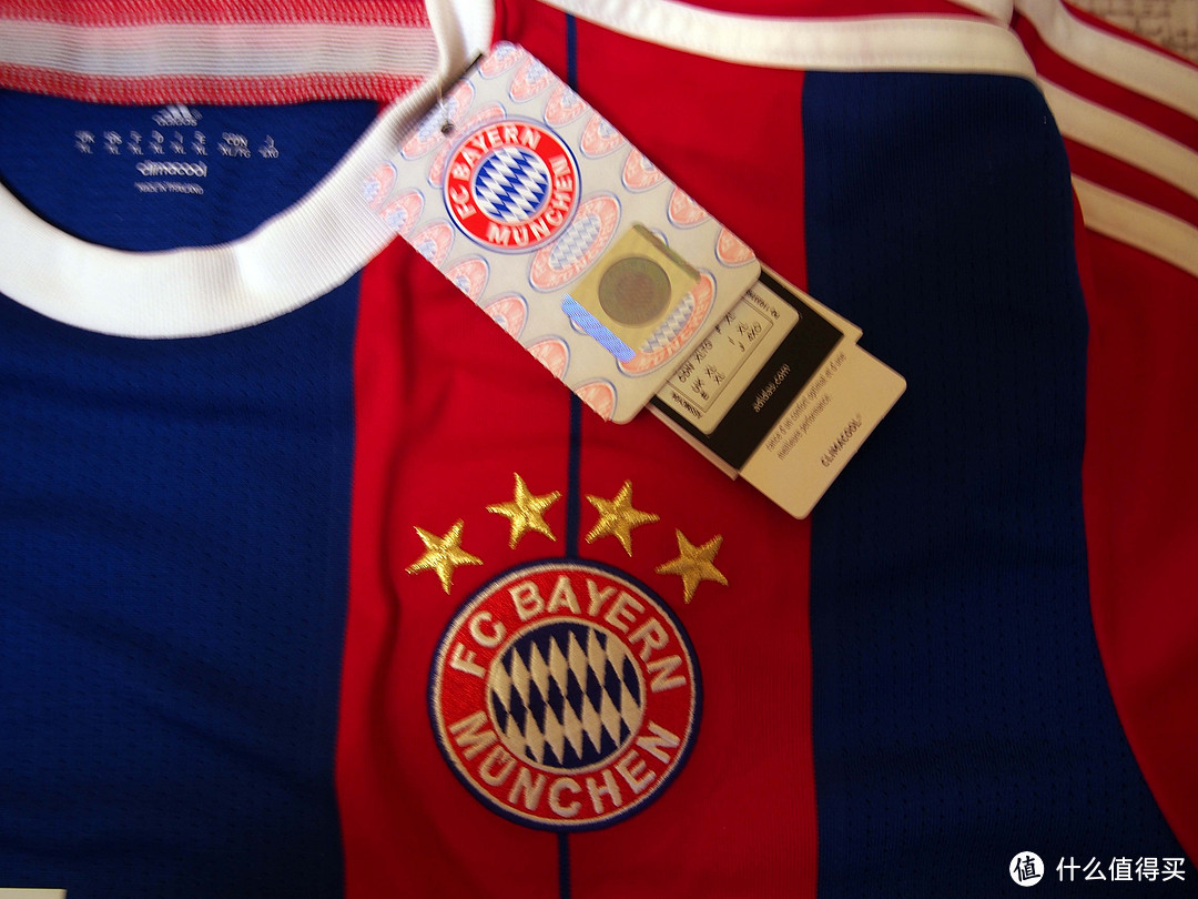 来自安联的新年礼物：拜仁慕尼黑14-15赛季主场球衣