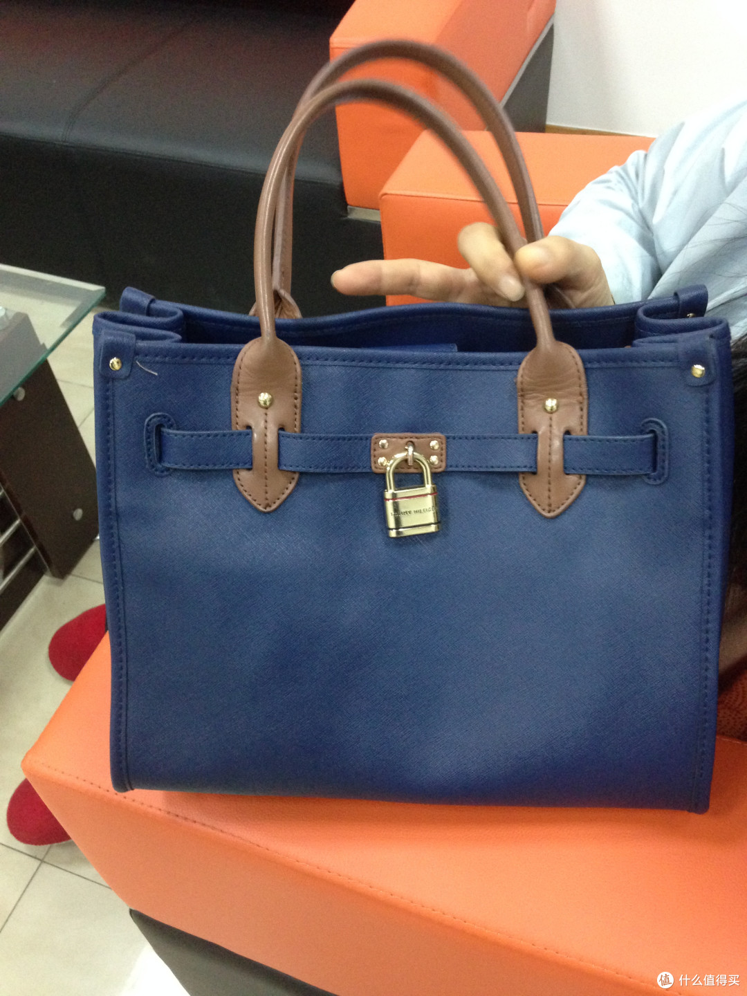 首次帮闺蜜LD海淘的Tommy HilfigerHeritage Lock Saffiano 女包