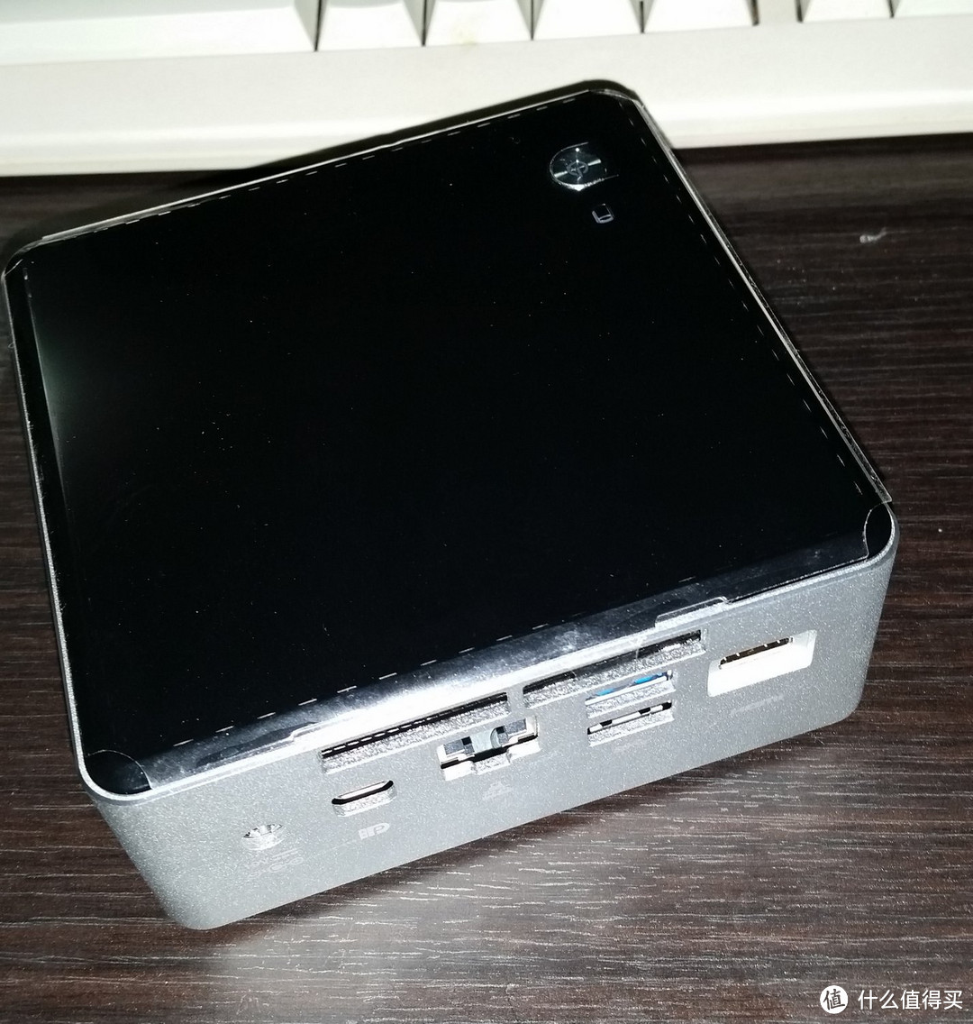 第5代Broadwell CPU加持：intel NUC 紧凑型准系统 开箱