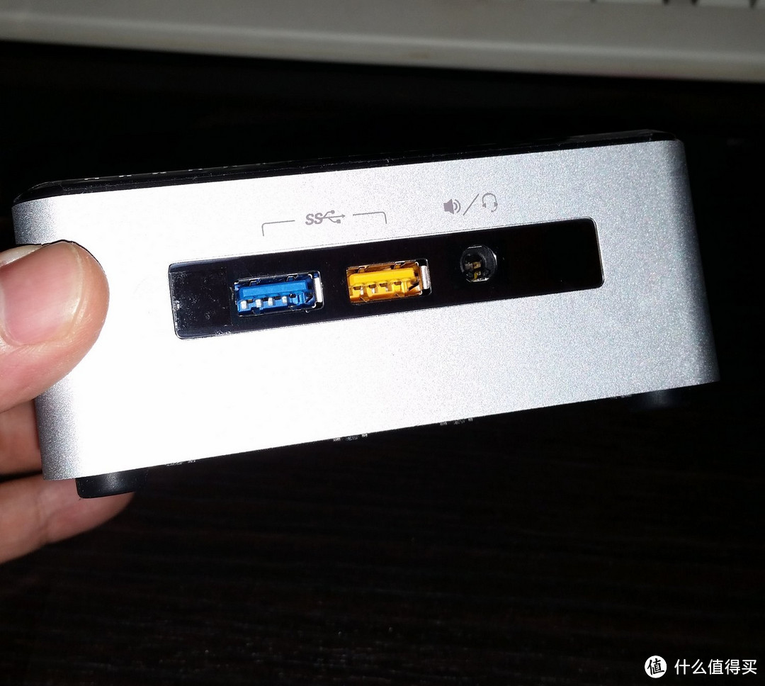 第5代Broadwell CPU加持：intel NUC 紧凑型准系统 开箱