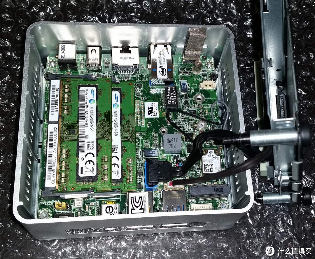 第5代Broadwell CPU加持：intel NUC 紧凑型准系统 开箱