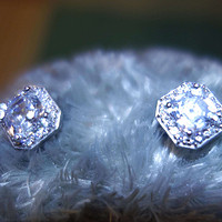 27刀换来玻璃中的钻石：Sterling Silver Zirconia Halo 镀铂 施华洛世奇水晶镶嵌 耳钉