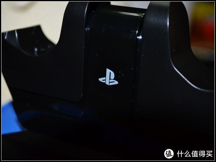 再也不用为充电犯愁了！PowerA DualShock 4 Controller Charging Station PS4双手柄充电器