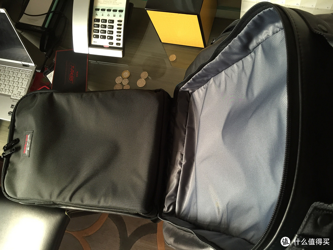 Tumi Alpha 2 T-Pass Business Class Leather Brief 双肩背包