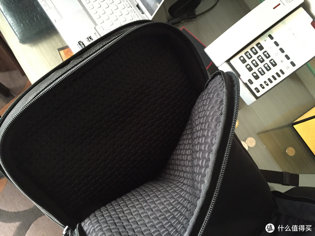 Tumi Alpha 2 T-Pass Business Class Leather Brief 双肩背包