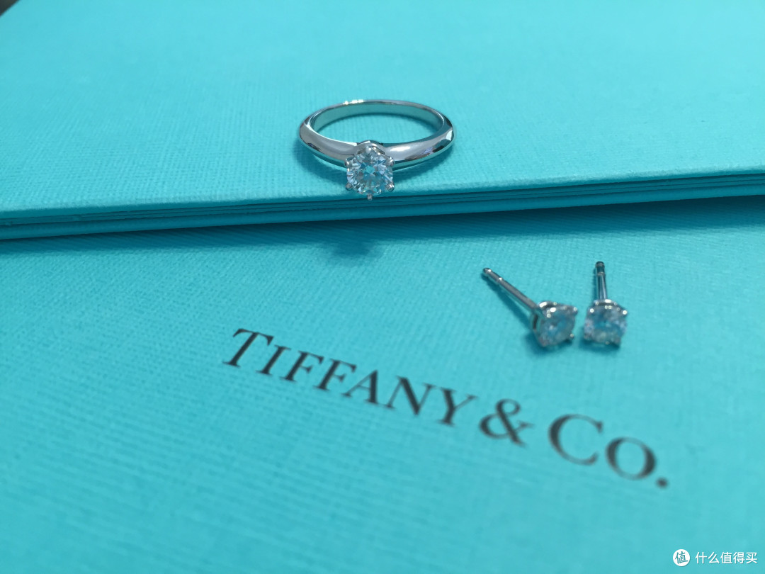 赫本迷收到的蒂凡尼：TIFFANY & Co 订婚戒指和耳钉