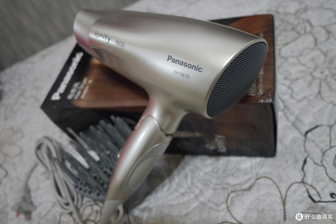 价格便宜量又足,Panasonic 松下 EH-NE70-N负离子电吹风