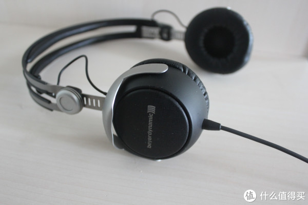 三频均衡的便携监听耳机:beyerdynamic 拜亚动