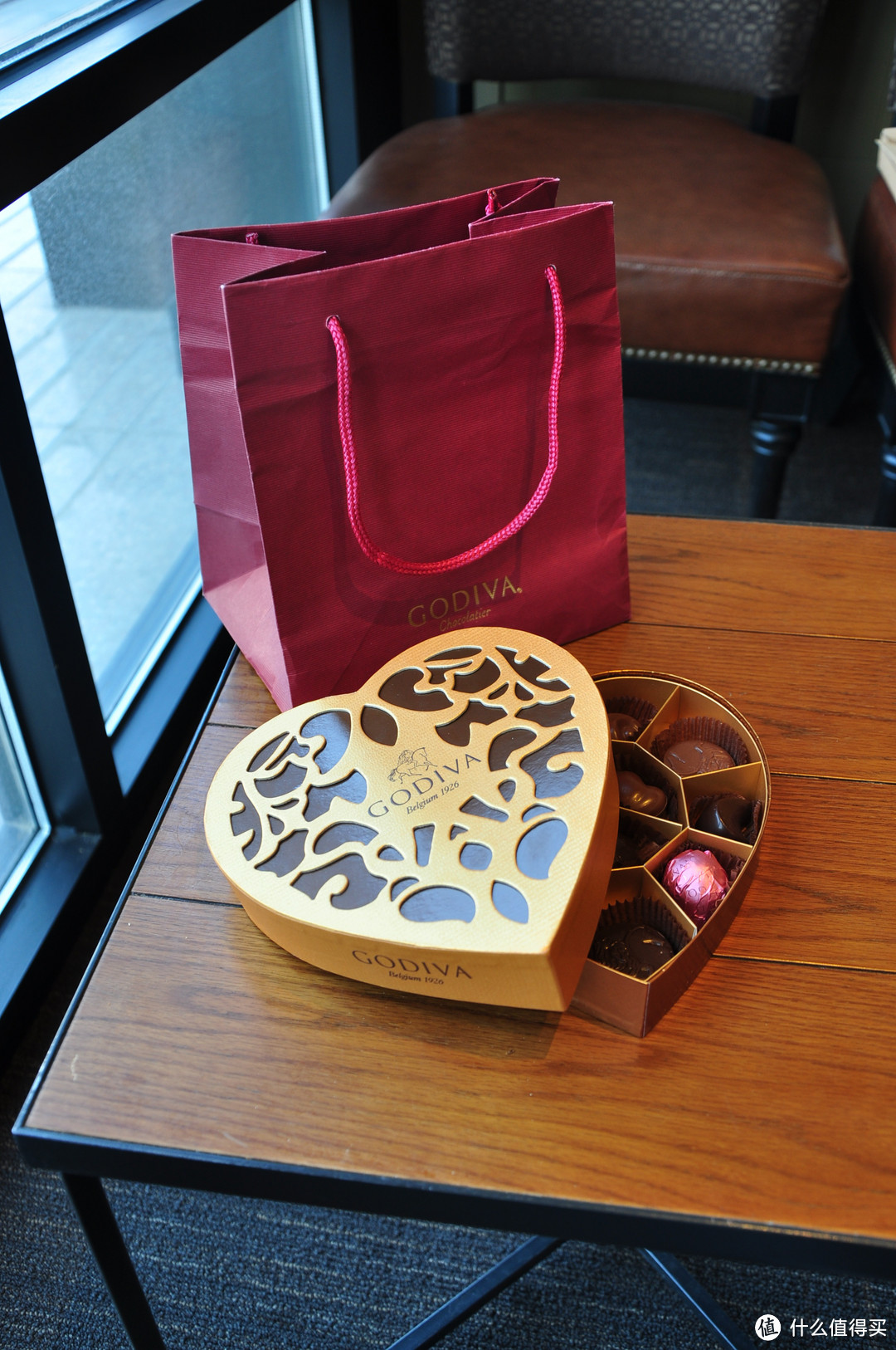 遇到对的人，每天都是情人节：阿楞 玩偶 & GODIVA 歌帝梵 金装精选巧克力心形礼盒
